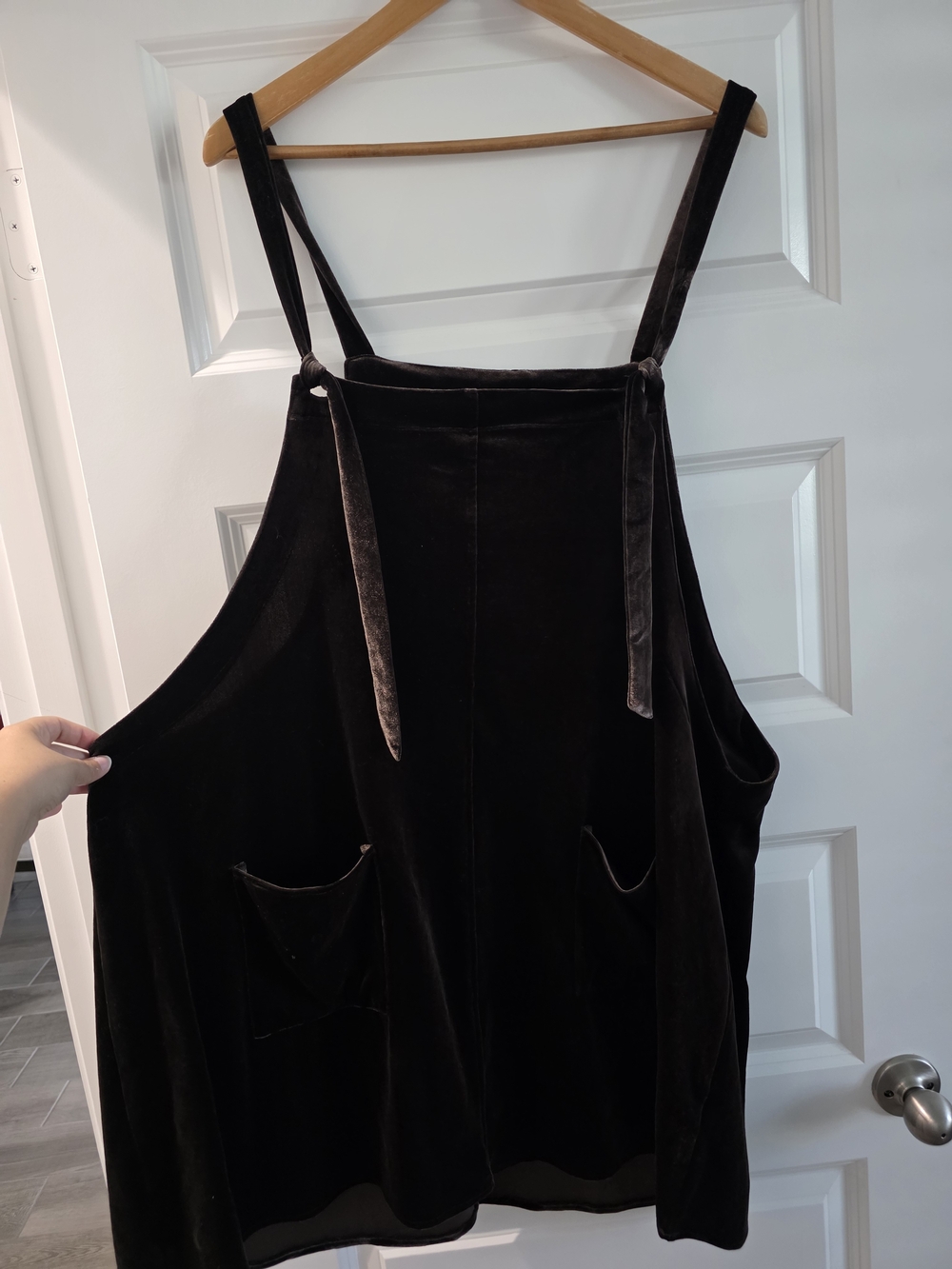 ARULA Chocolate Brown Velvet Overall Dress With Pockets. Plus Size 2x or Size B.